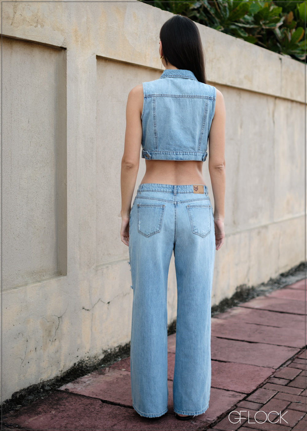 Wide Leg Light Wash Jean - 090425