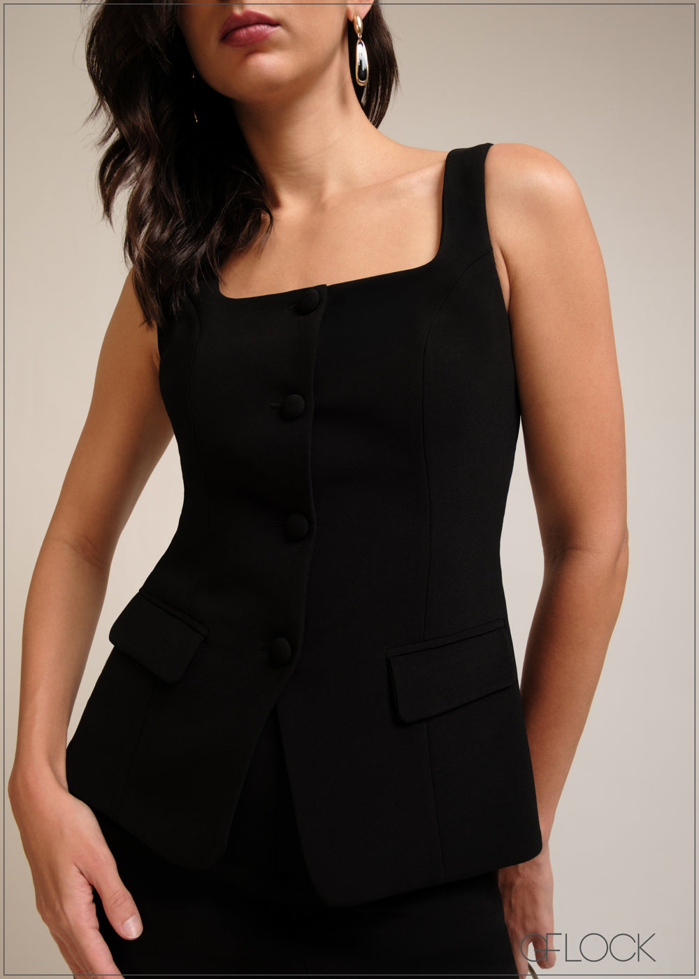 Square neck, pocket detailed sleeveless waistcoat