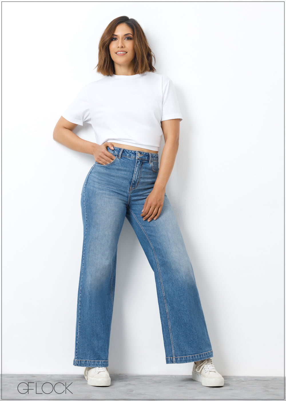 Mid Wash Wide Leg Jean - Short Length - 310324