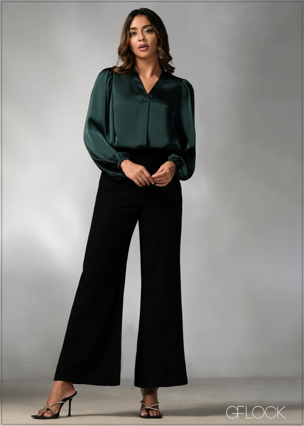 Long Sleeve Detailed V-Neck Top - 270625