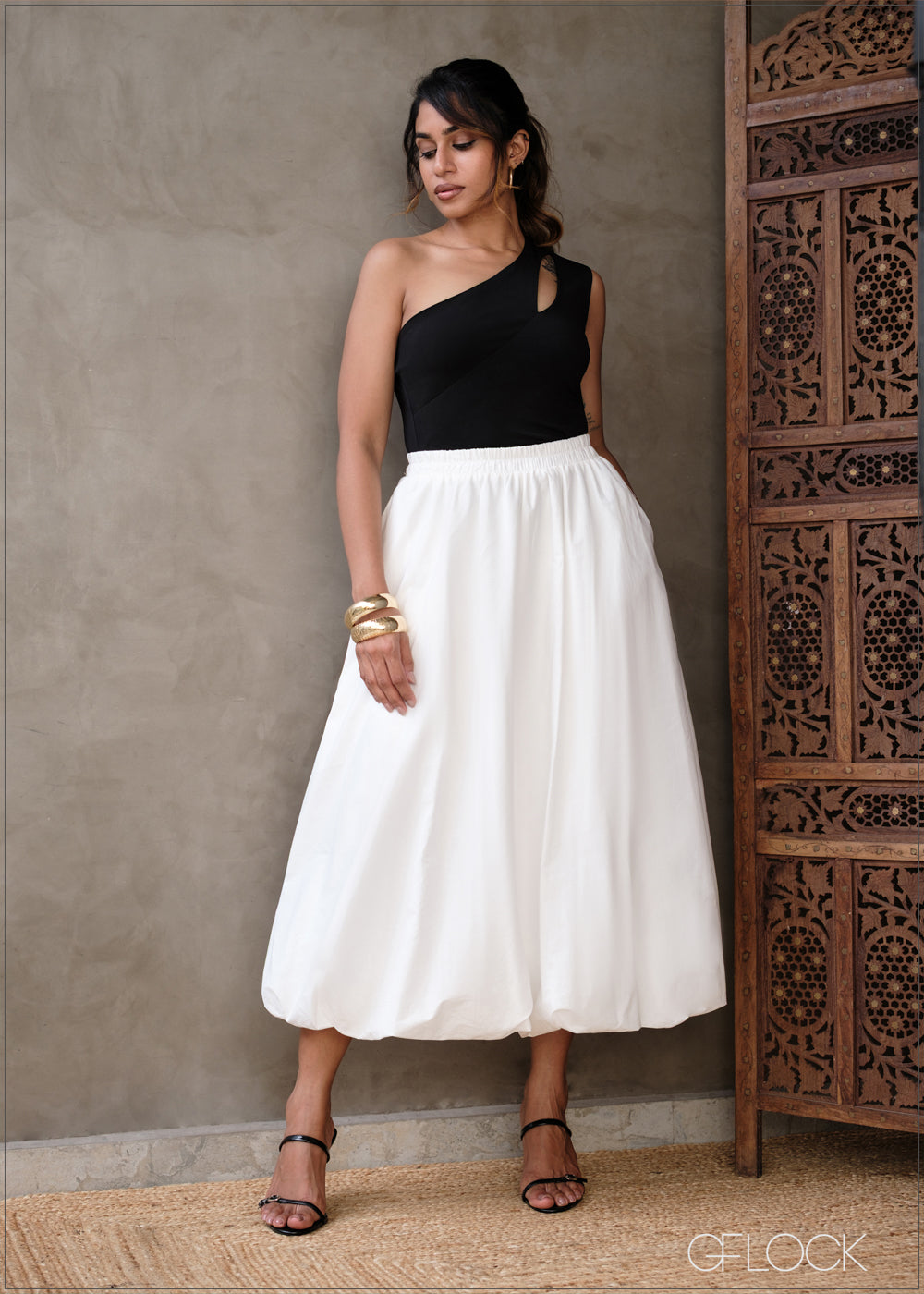 Sleeveless Cutout Detailed Top - 220825