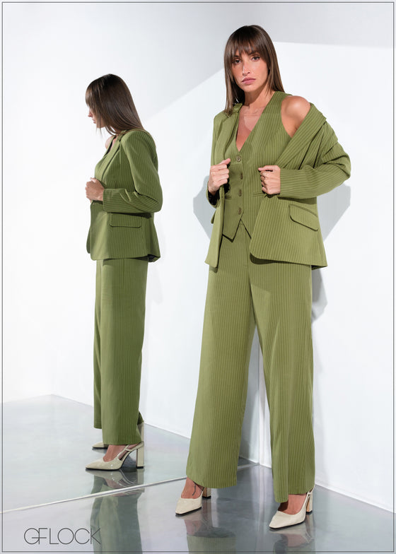 Straight Leg Pant - 011225