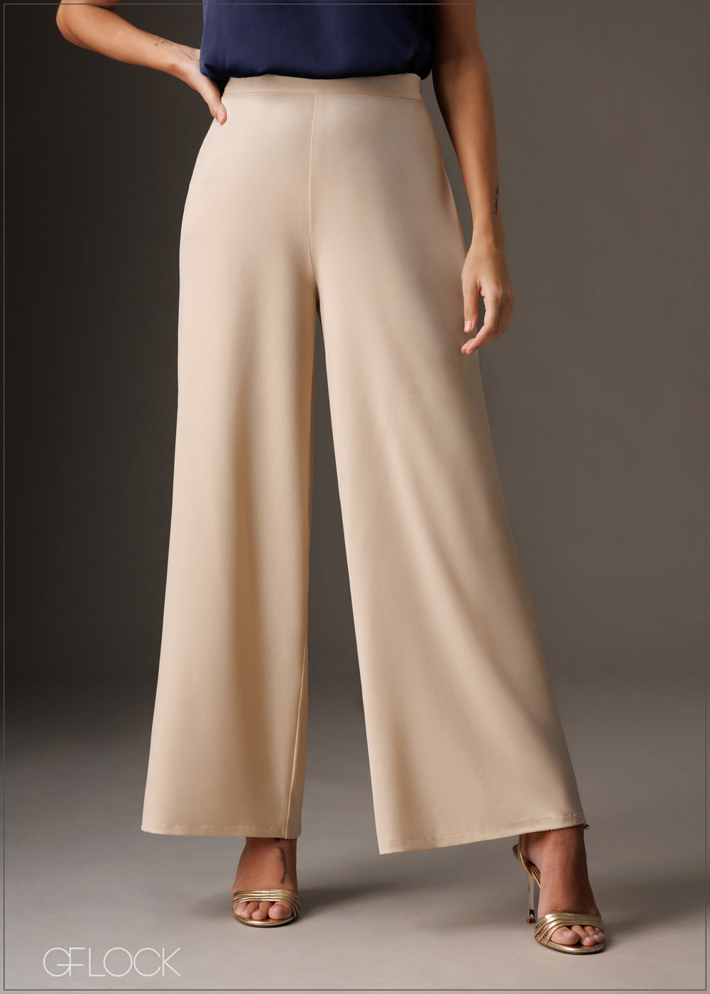 Chic high-waisted wide leg pant with a smooth drape