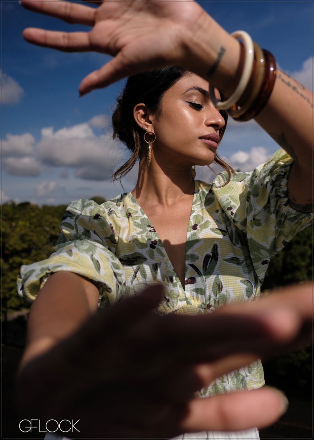 V-Neck Puff Sleeve Top - 171025