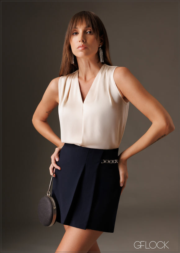 Pleated chain trim detailed skort 