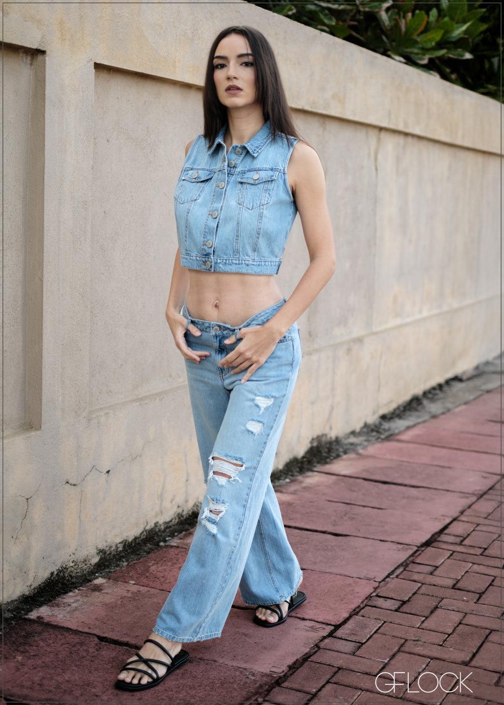 Wide Leg Light Wash Jean - 090425