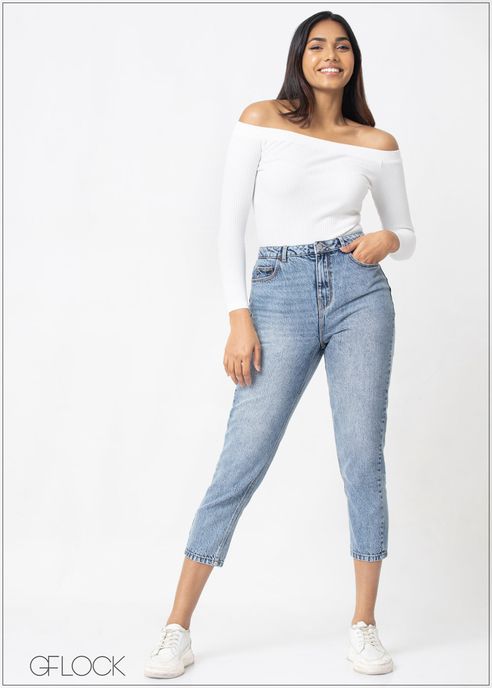 Moon Wash Crop Mom Jean - 071122